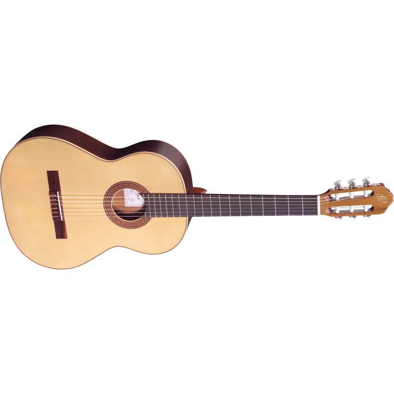 Classical guitar Ortega R210